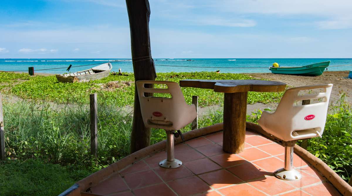 boat-bar-seating-ocean-view