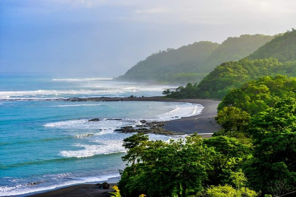 What is Los Buzos? The Ultimate Mission on Panama’s Wild Coast (2026)