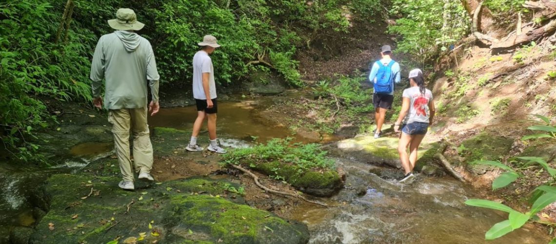 Hiking in Parque Los Buzos